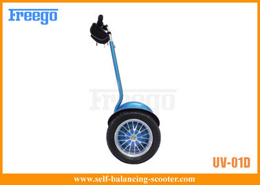 O "trotinette" de equilíbrio do auto elétrico de 2 rodas levanta-se o transportador pessoal